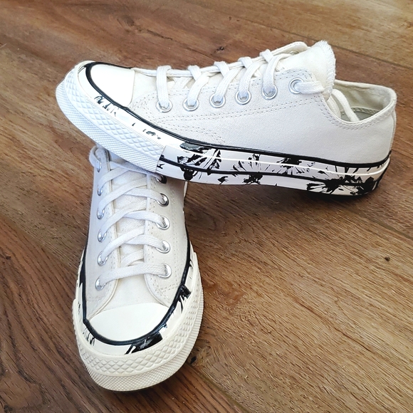Converse Shoes - CONVERSE HIBRID FLORAL  70's OX.  Women Sz: 6.5 US